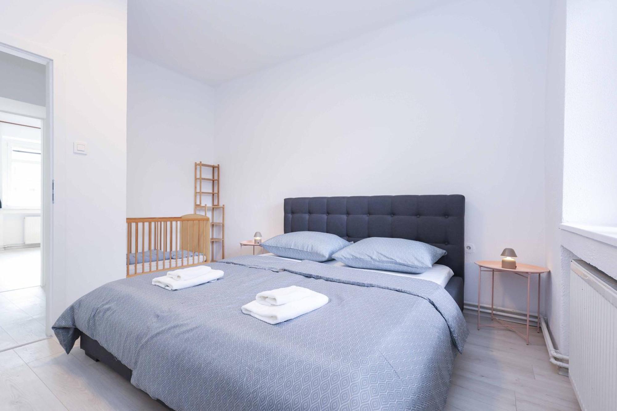 Charming Old Town Family Retreat Apartamento Bratislava Exterior foto