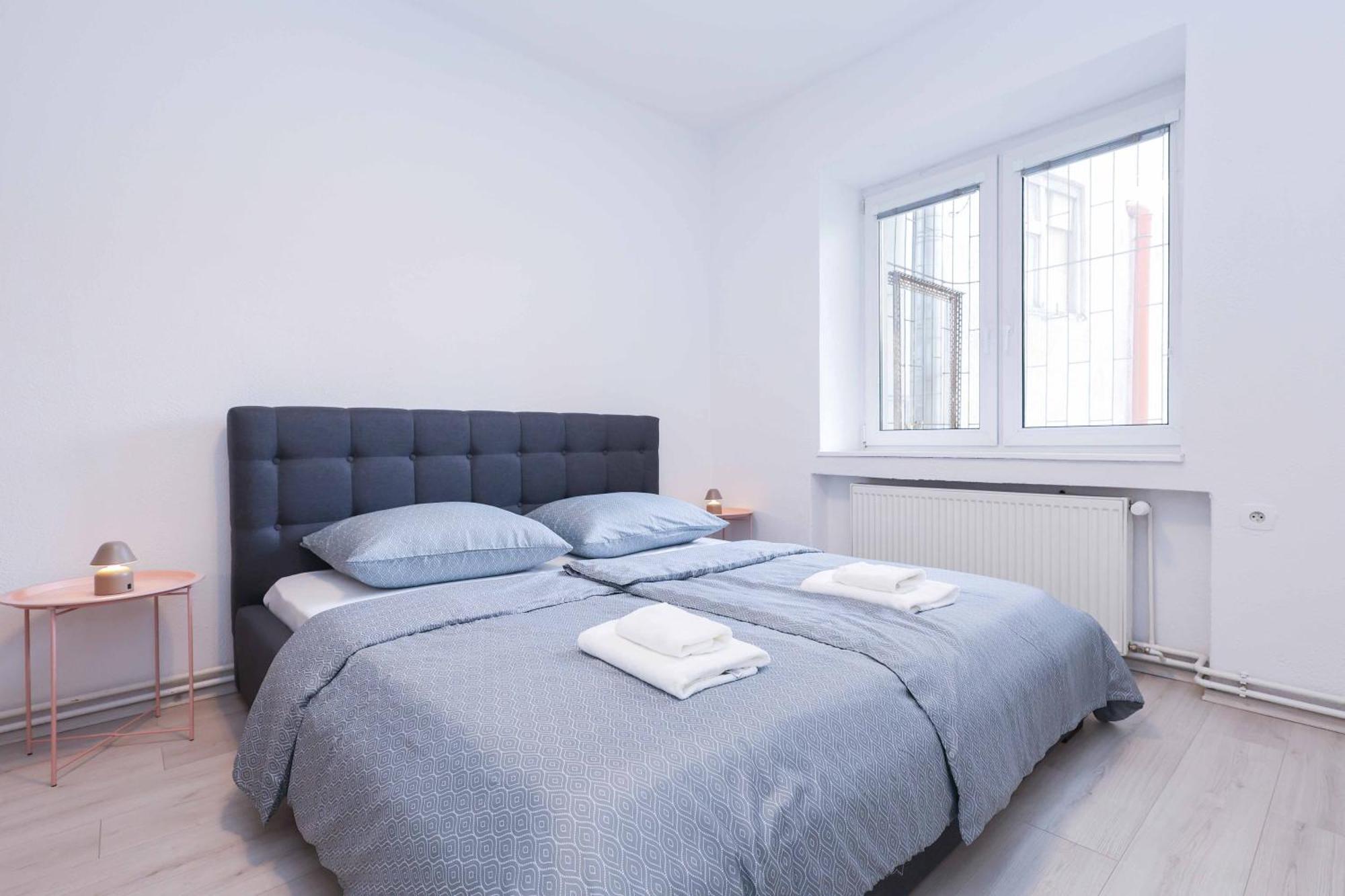Charming Old Town Family Retreat Apartamento Bratislava Exterior foto